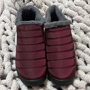 Cozy Burgundy Winter Boots with Faux Fur Lining